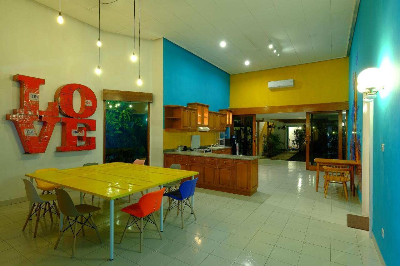 Snooze Malang Pansiyon Dış mekan fotoğraf