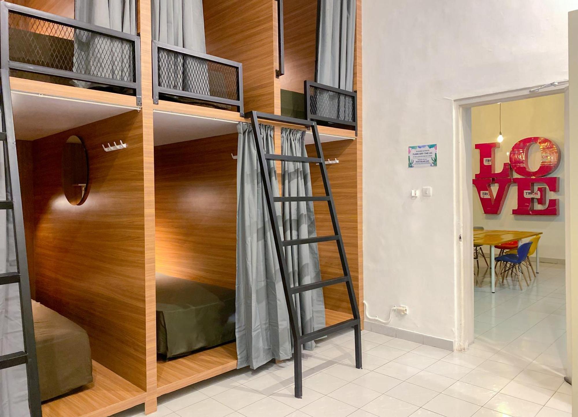 Snooze Malang Pansiyon Dış mekan fotoğraf